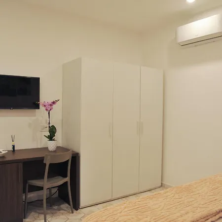 Domus Fontana Πανσιόν 3*