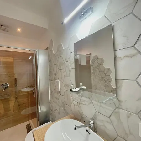 Domus Fontana Πανσιόν 3*