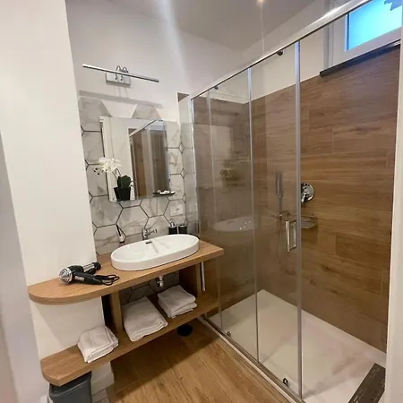 Domus Fontana 3*