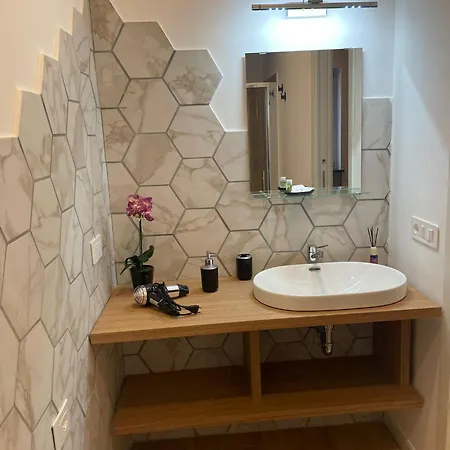 Domus Fontana Πανσιόν 3*